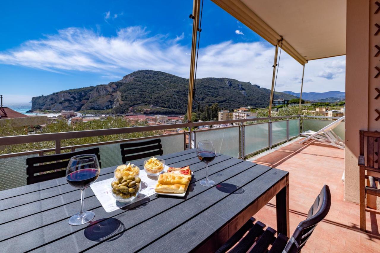 Casa Matilde - Appartamento Vista Mare - Con Posto Auto フィナーレ・リーグレ エクステリア 写真