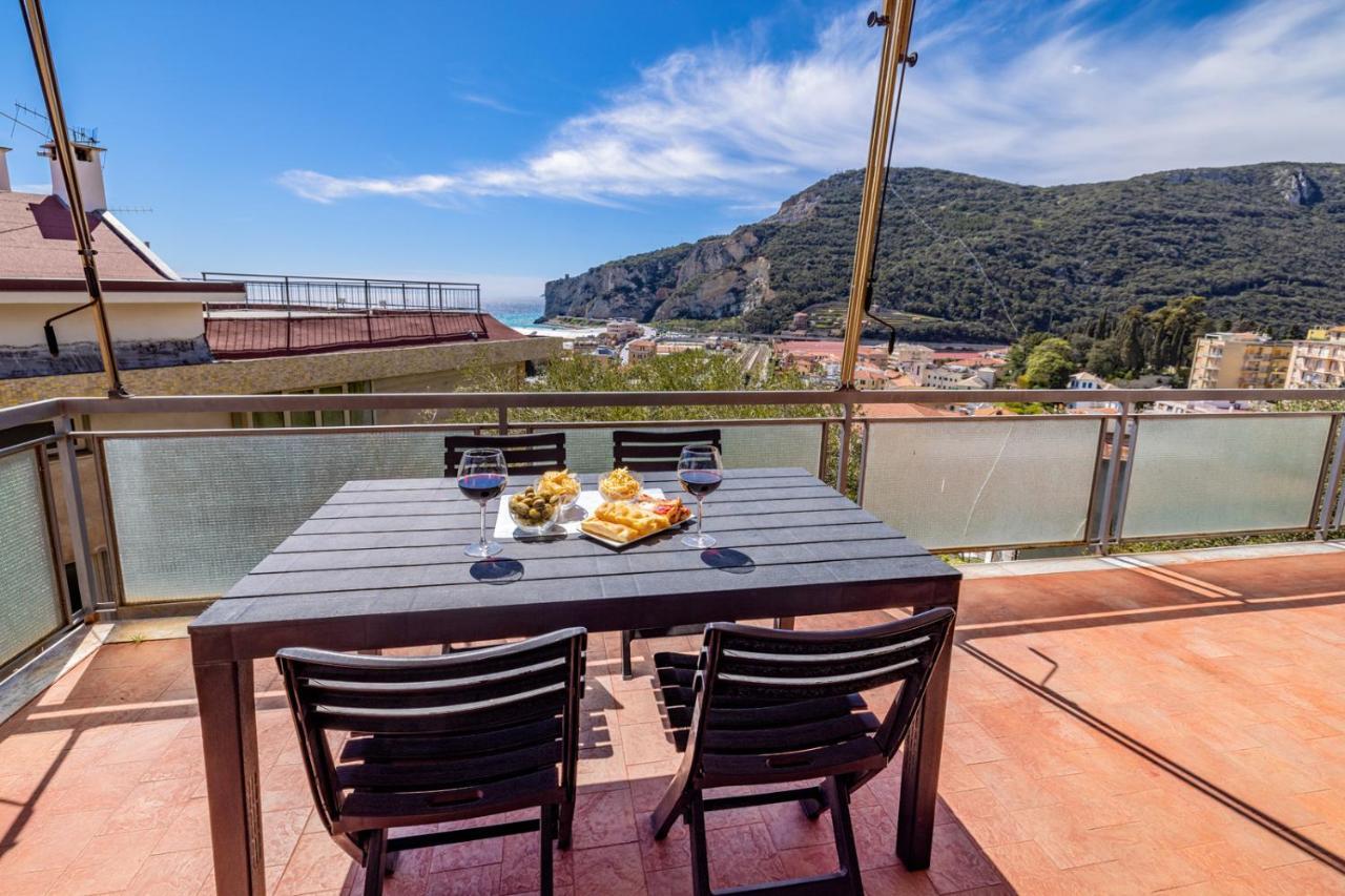 Casa Matilde - Appartamento Vista Mare - Con Posto Auto フィナーレ・リーグレ エクステリア 写真